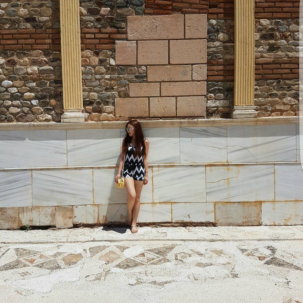 Meet your Posher, Charis
